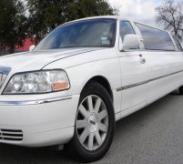 LINCOLN TOWN CAR